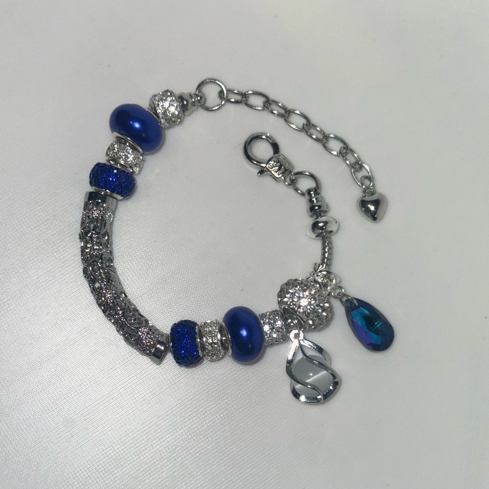 Elegant Silver and Blue Beaded Bracelet - Picture 5 of 6